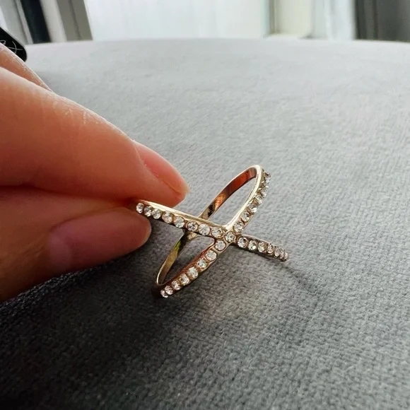 BRAND NEW Cross Stripes Diamond Ring, size 6-8 - Picture 3 of 6